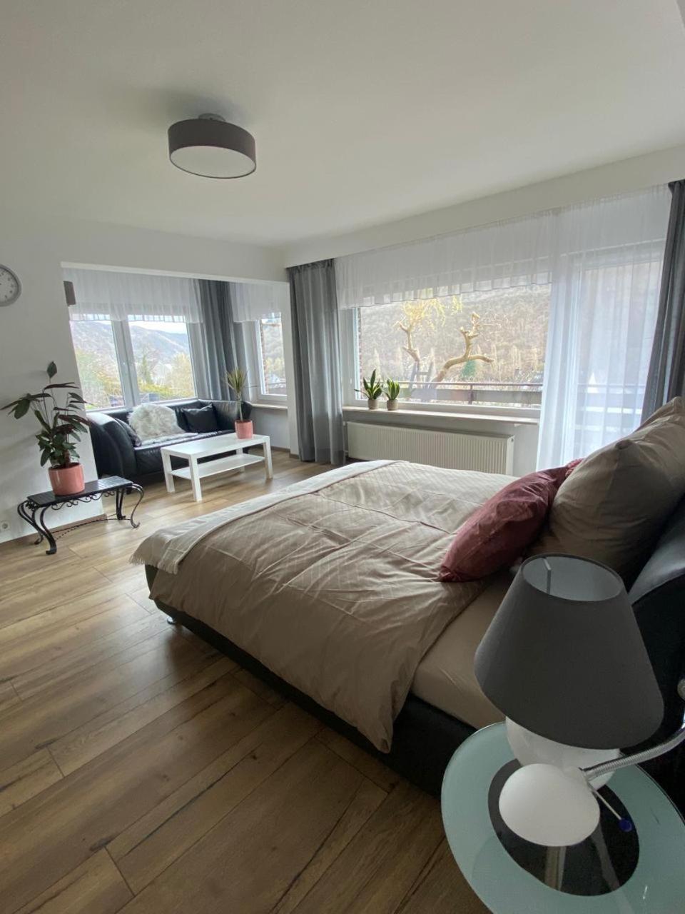 Pension Mit Moselblick Klotten Esterno foto