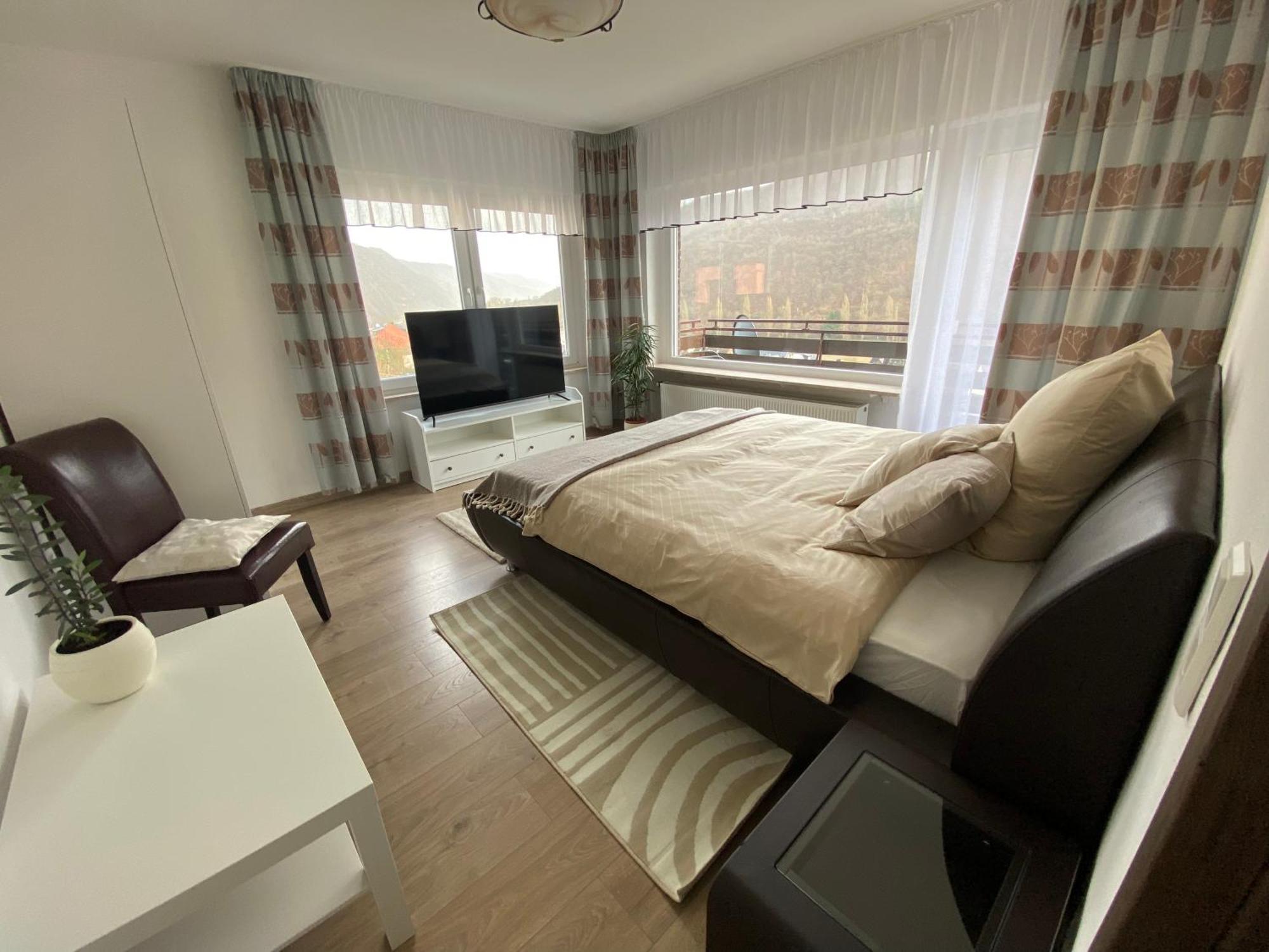 Pension Mit Moselblick Klotten Esterno foto