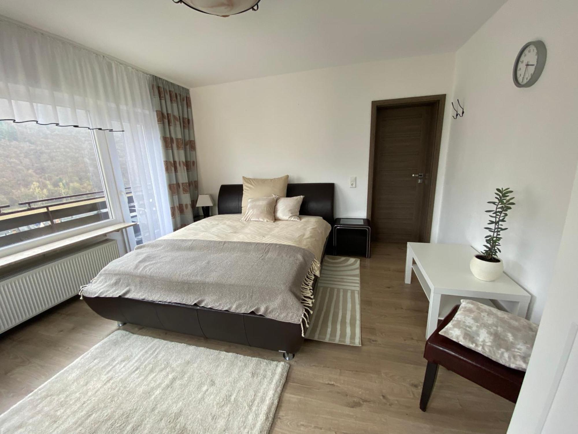 Pension Mit Moselblick Klotten Esterno foto