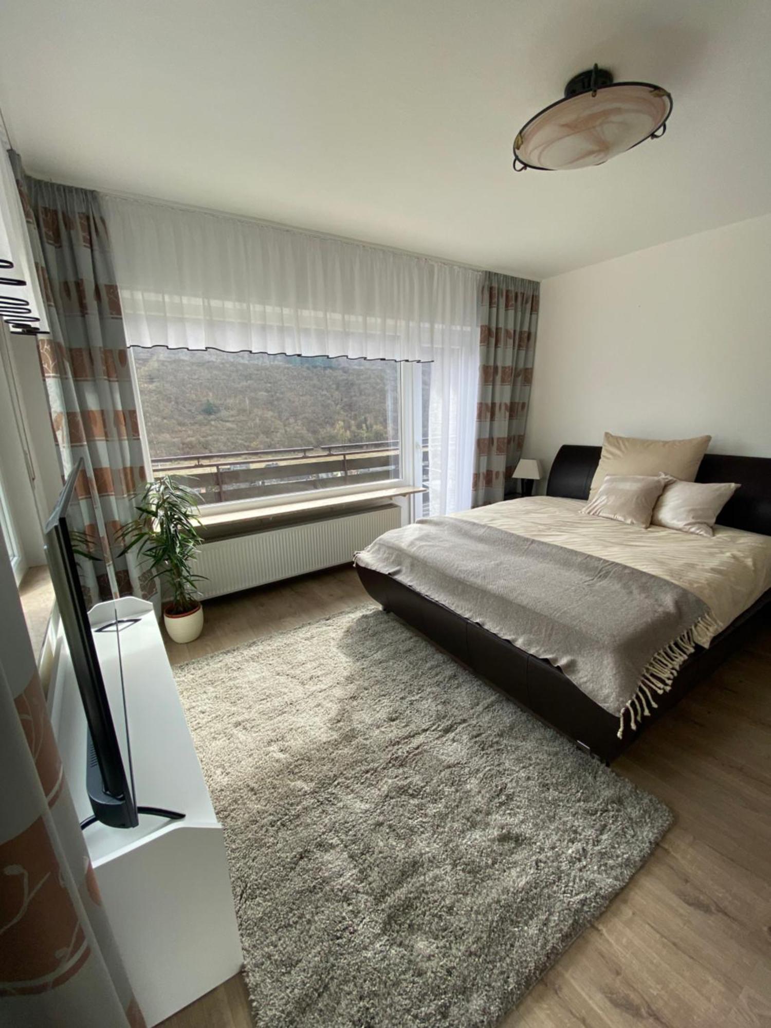Pension Mit Moselblick Klotten Esterno foto